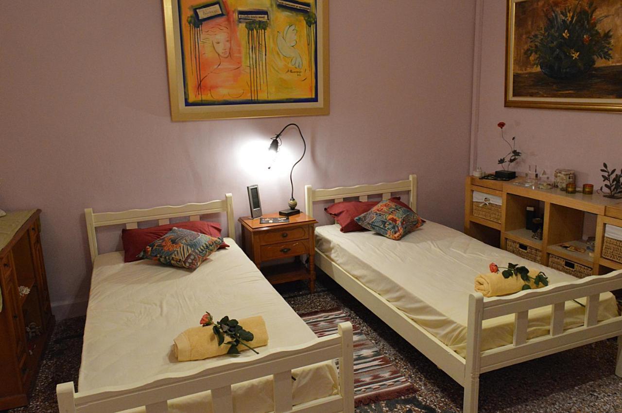 Pireas Port Next To Metro Artistic House Apartment Luaran gambar