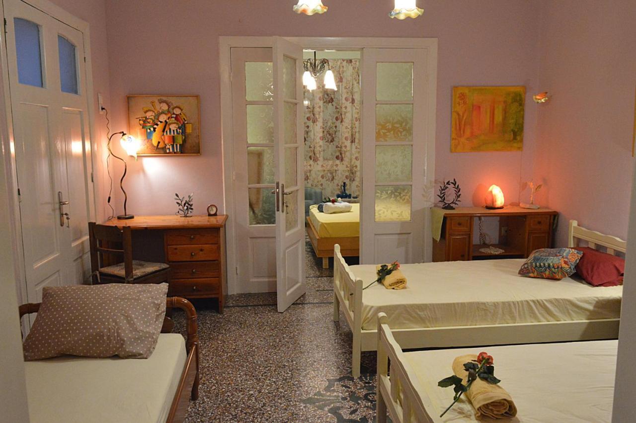 Pireas Port Next To Metro Artistic House Apartment Luaran gambar