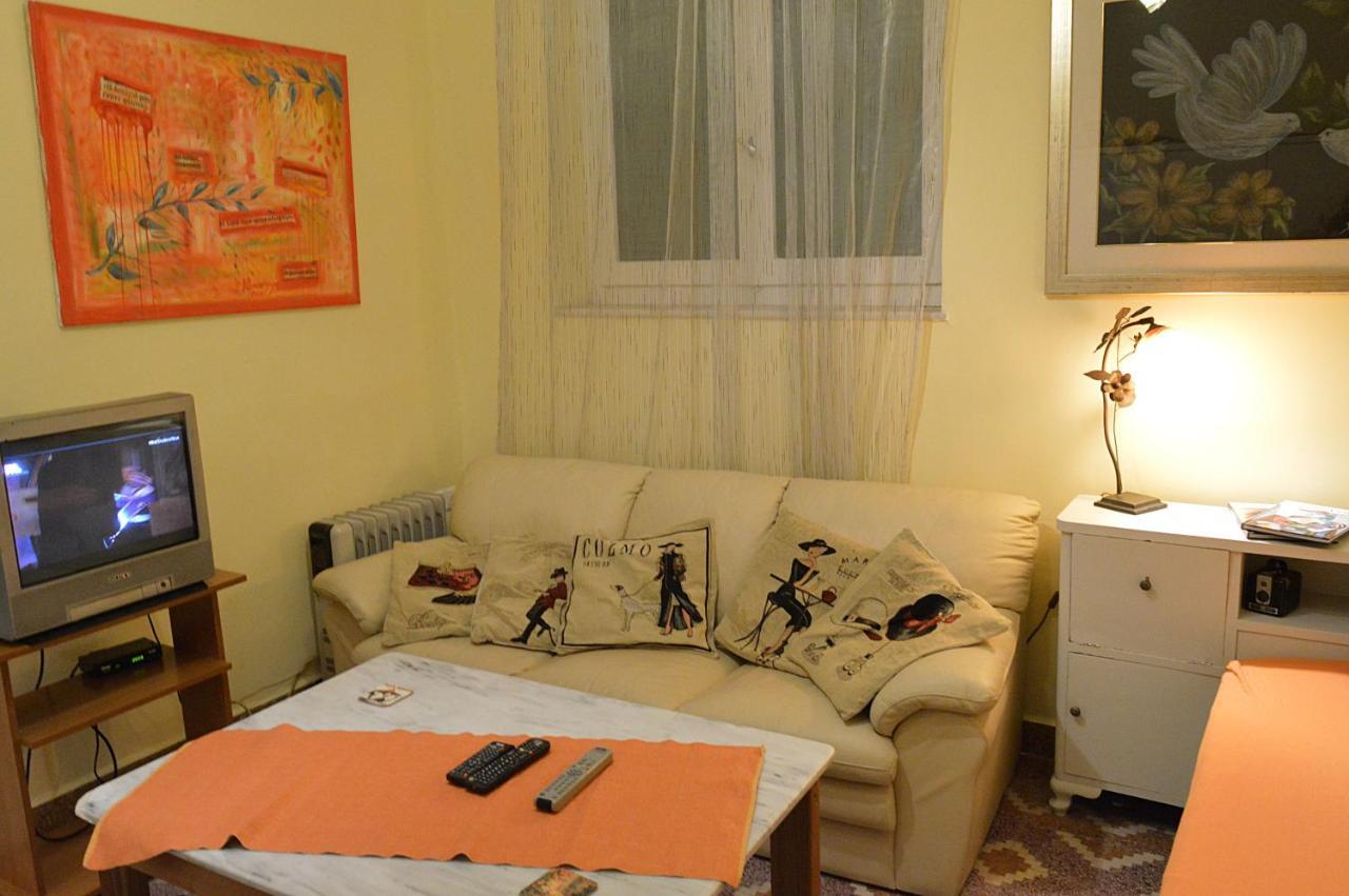 Pireas Port Next To Metro Artistic House Apartment Luaran gambar